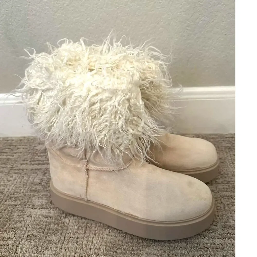 NWT PrettyLittleThing Cream Faux Fur Platform Boots Size 9 Cozy Winter Chunky